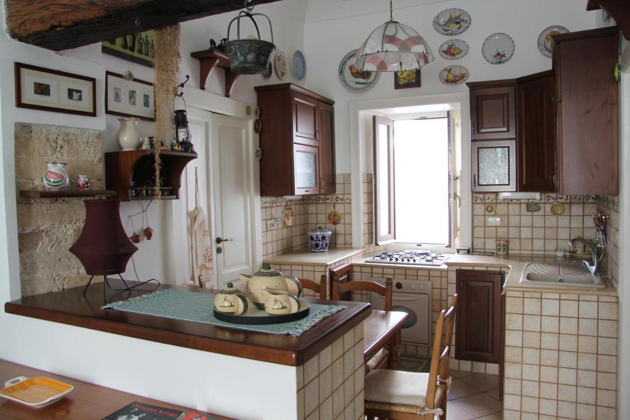 Casa Vacanza Icaros, Ortigia Hictoric Center, 200 Mt From The Beach 시라쿠사 외부 사진